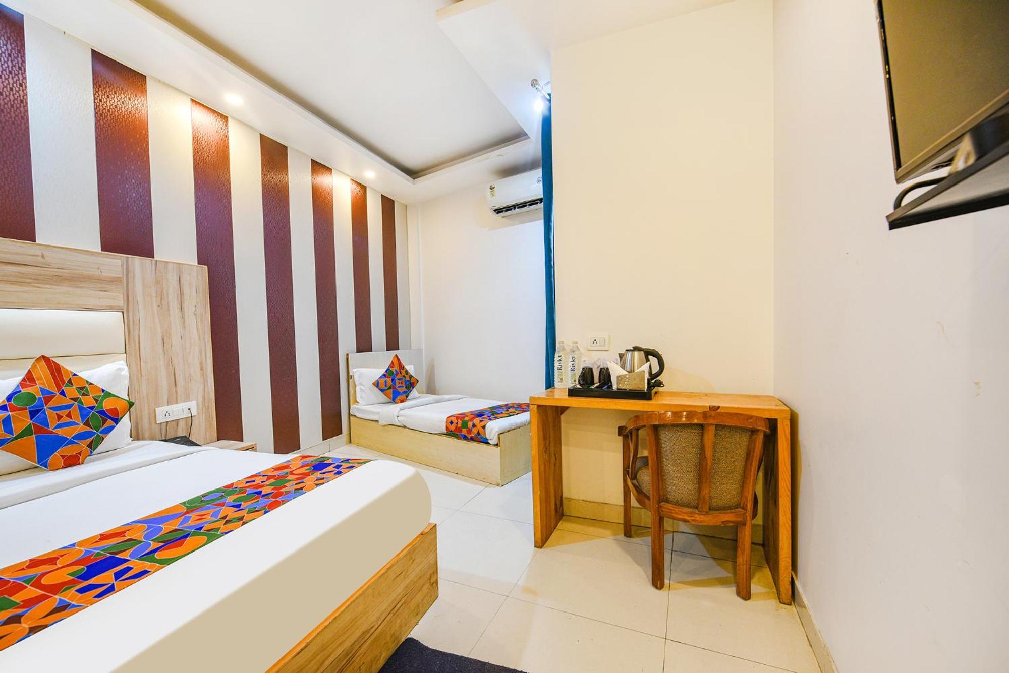 Fabhotel Aman Inn Near Igi Airport New Delhi Exterior photo