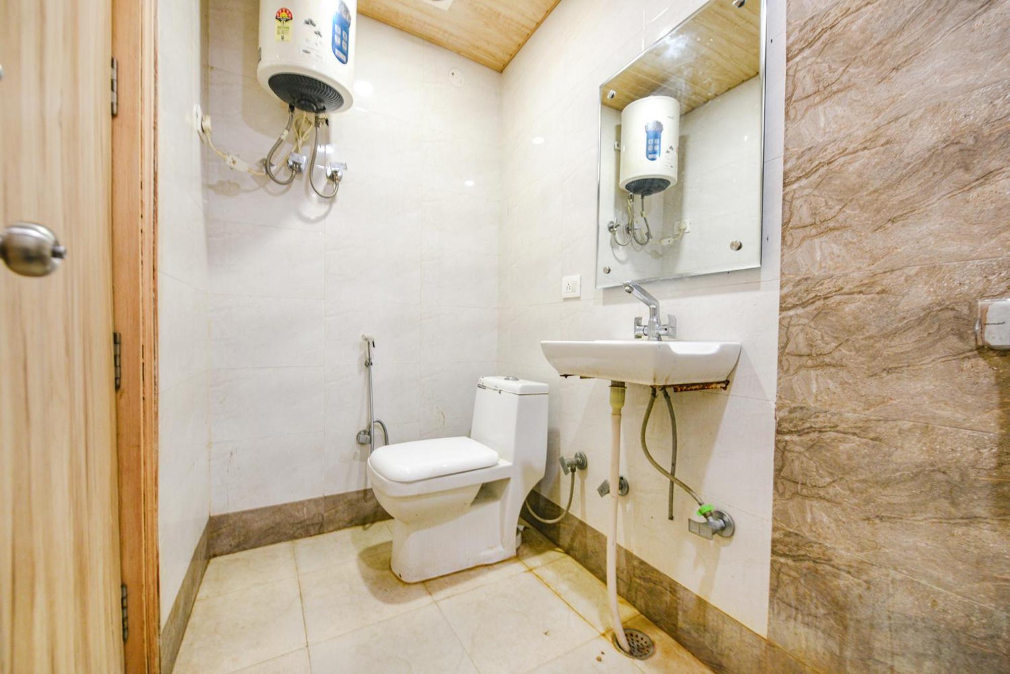 Fabhotel Aman Inn Near Igi Airport New Delhi Exterior photo