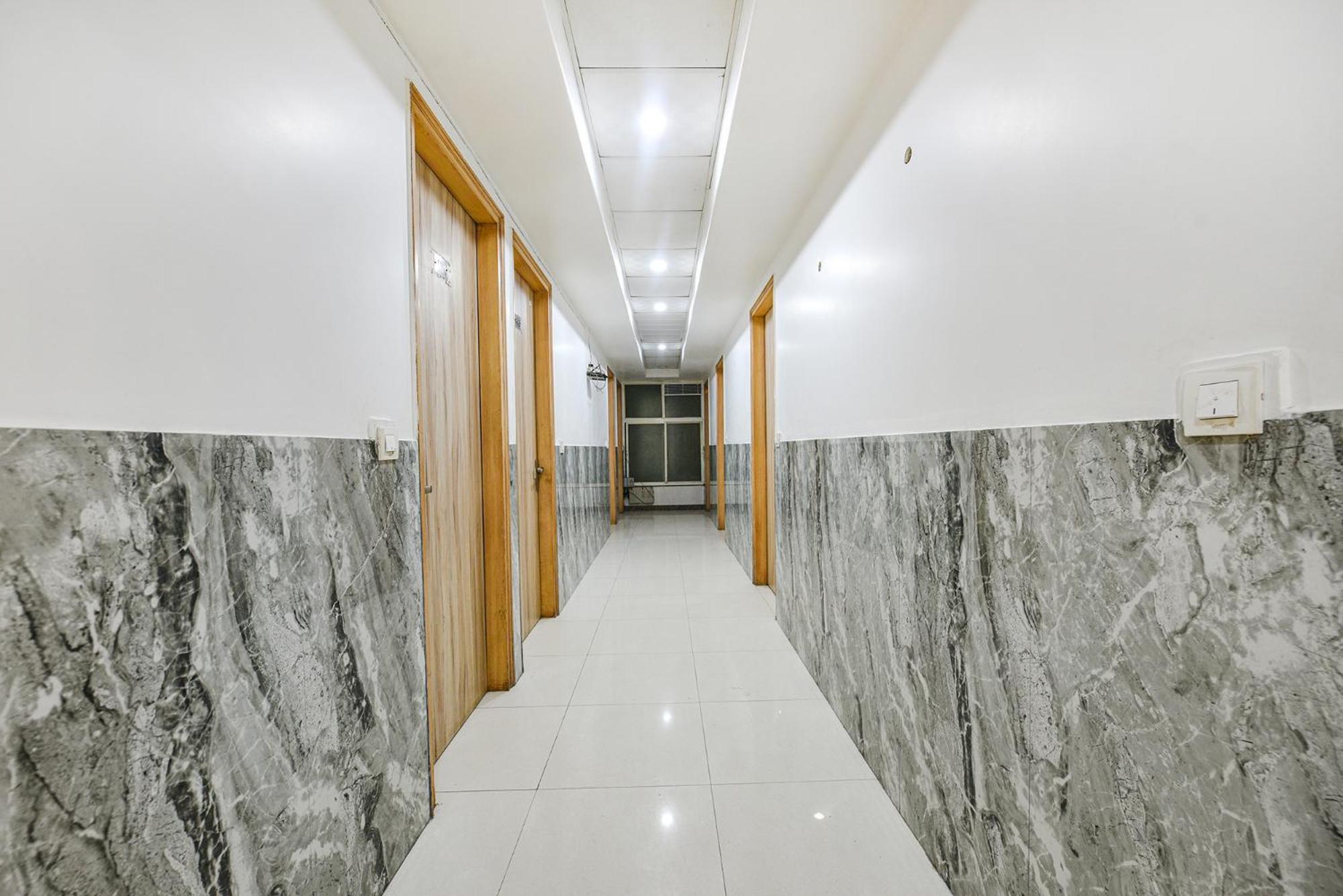 Fabhotel Aman Inn Near Igi Airport New Delhi Exterior photo